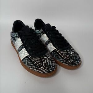 Stylish Black and White Women's Sneakers Iridescent Rhinestone coating